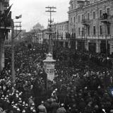 Краснодар. Речь тов. Аболина с балкона Дома Союзов во время траурного митинга в день похорон В.И. Ленина.