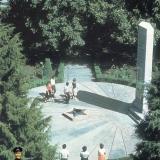 Краснодар. Обелиск воинам-рабочим ЗИП, погибшим на фронтах ВОв, 1983 год