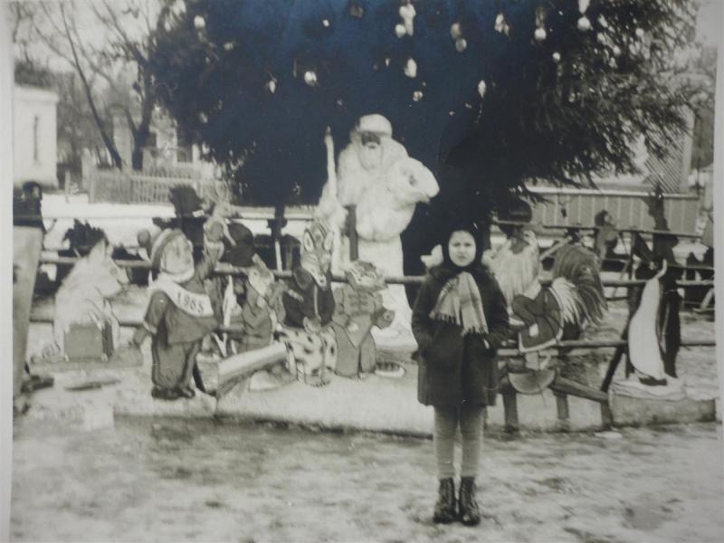 Краснодар. У новогоднй ёлки в горпарке, 10 января 1965 года Краснодар. У новогоднй ёлки в горпарке, 10 января 1965 года