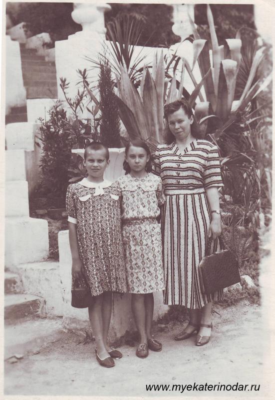 Краснодар. Парк им. М Горького, август 1952 г. Краснодар. Парк им. М Горького, август 1952 г.