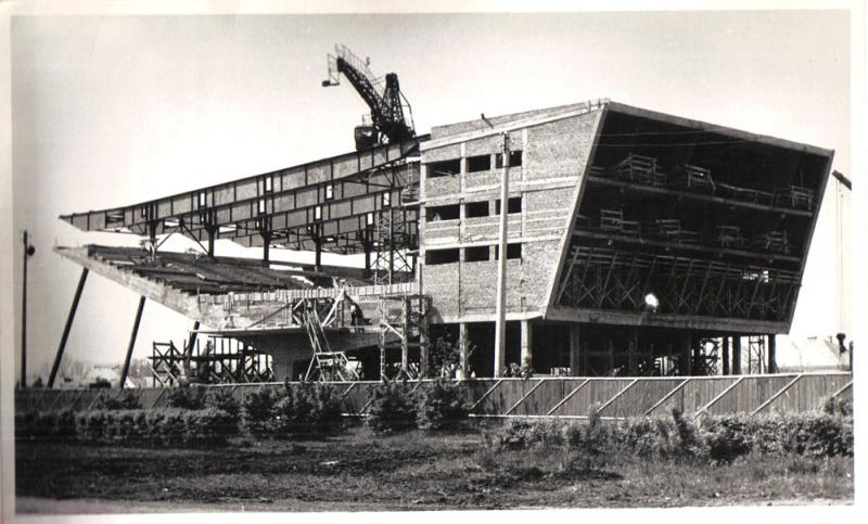 Краснодар. Строительство кинотеатра "Аврора", 1966 год. Краснодар. Строительство кинотеатра "Аврора", 1966 год.