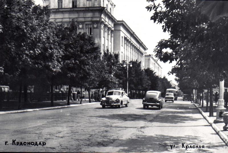 Краснодар. ул Красная (угол ул. Красной и ул. Ленина, вид на юг) Краснодар. ул Красная (угол ул. Красной и ул. Ленина, вид на юг)