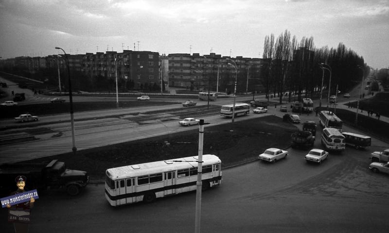 Краснодар. Кольцо на пересечении улиц Карла Либкнехта и Старо-кубанской, 1975 год