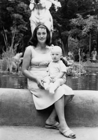 Краснодар. Сквер со слоном. Май 1971 года. Краснодар. Сквер со слоном. Май 1971 года.