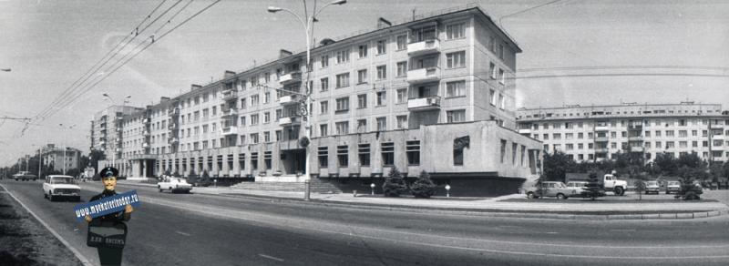 Краснодар. ул. Атарбекова, здание Прикубанского Райисполкома, 1985 год