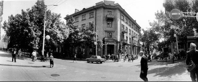 Краснодар. Перекрёсток улиц Чапаева и Красной. 1976-77года. Краснодар. Перекрёсток улиц Чапаева и Красной. 1976-77года.