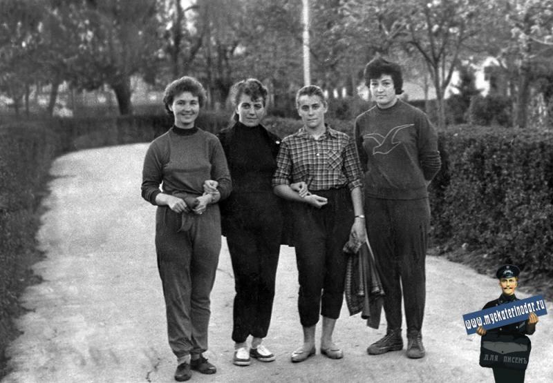 Краснодар. В Детском сквере. 20 апреля 1962 года.