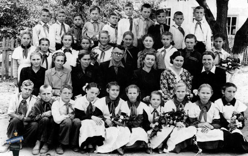 ст. Пашковская. Средняя школа № 4. 5-й класс, 1955 год ст. Пашковская. Средняя школа № 4. 5-й класс, 1955 год
