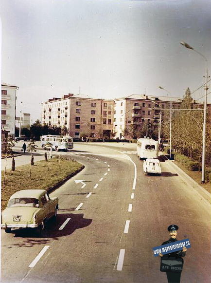 Красная. Улица Красная, перекрёсток с Офицерской. Март 1971 года. Красная. Улица Красная, перекрёсток с Офицерской. Март 1971 года.